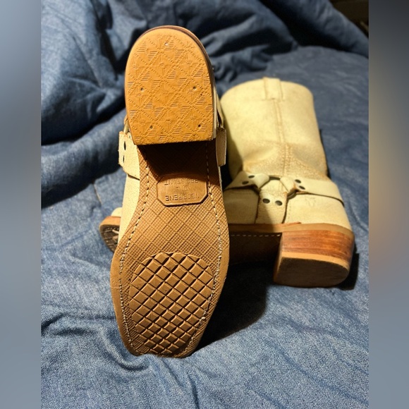 FRYE 12R Harness Crackle White Leather Boots - Picture 6 of 6